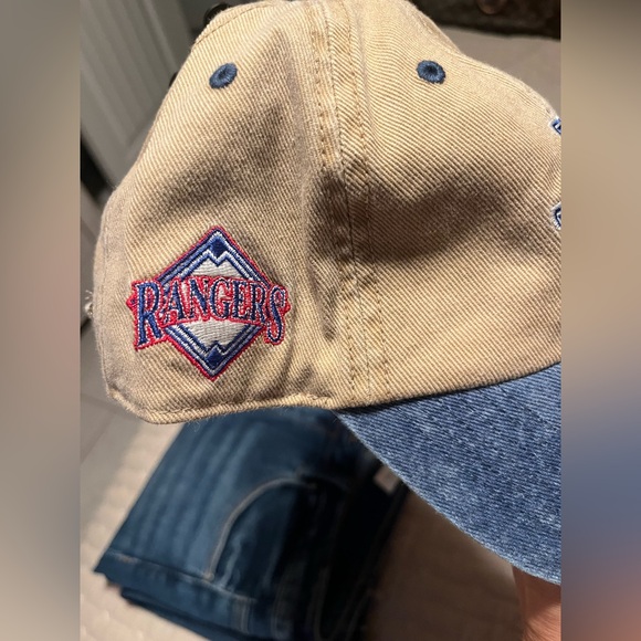 Texas Rangers Hat - Picture 4 of 7